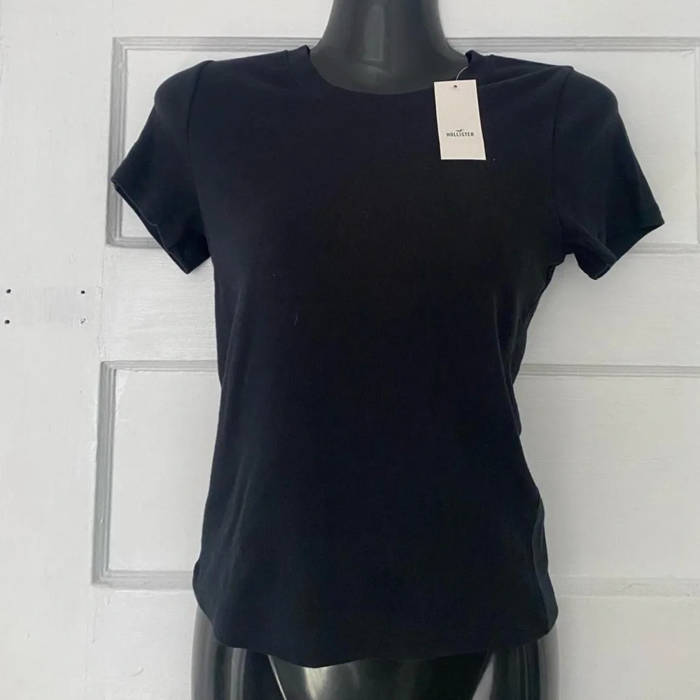 HOLLISTER BRAND NEW WITH TAGS THREE PIECE BUNDLE MEDIUM - Picture 6 of 10